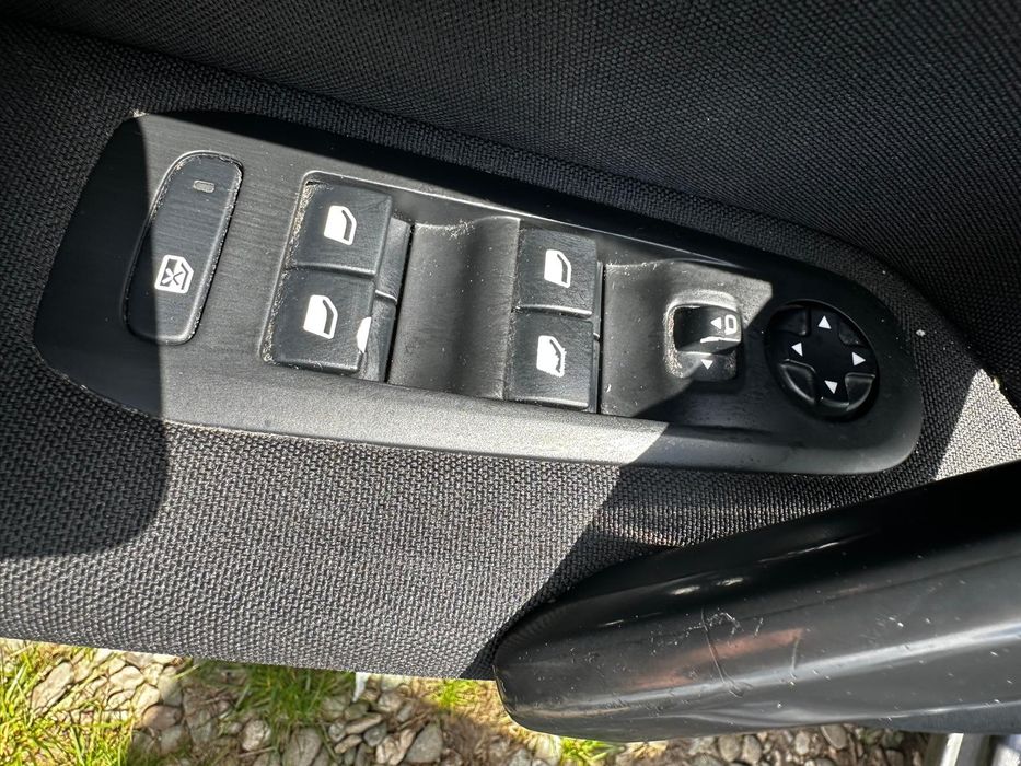 Peugeot 308 /2015