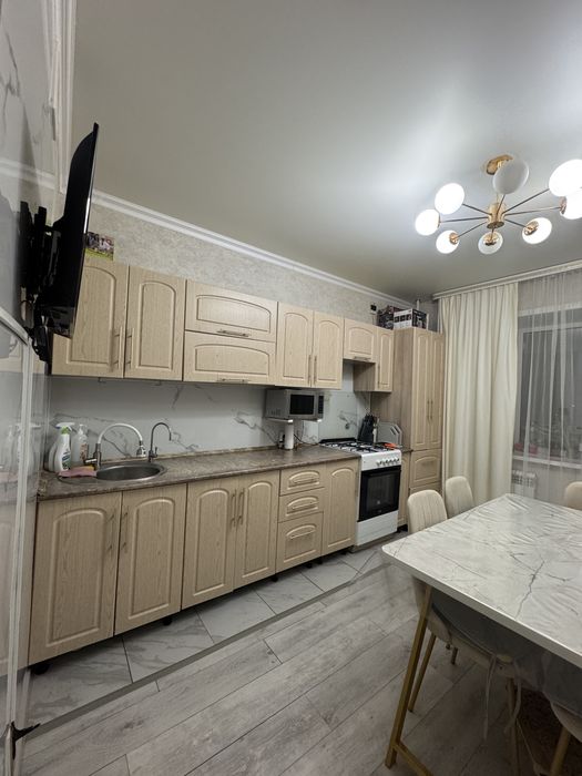 Продам кухонный гарнитур в отличном состоянии