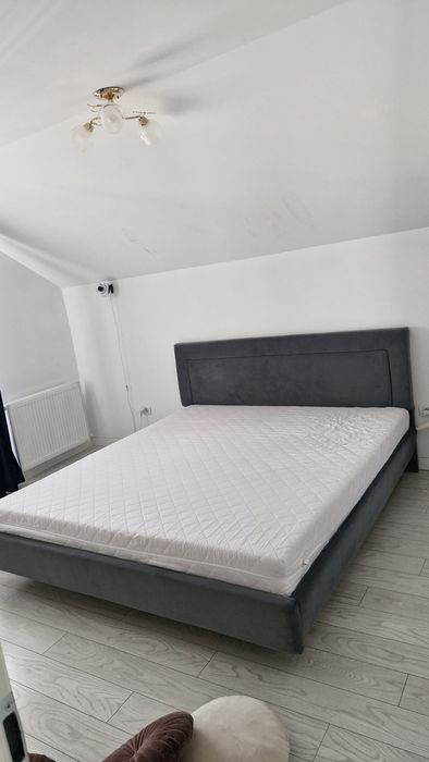 Pat tapitat 180 x 200 , saltea inclusa