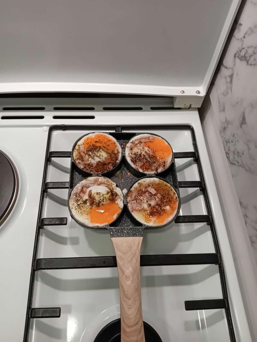 Тиган за яйца с 4 разделения