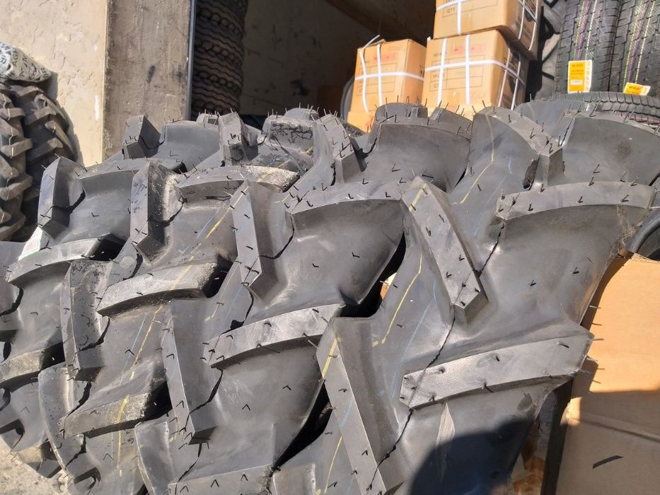 Cauciucuri noi 6-14 BKT pentru tractoare japoneze pe fata R14 crampon