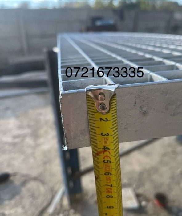 Trepte zincate la comanda