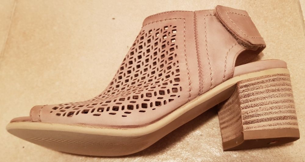 Sandale de damă, firma Nero Giardini; Material: piele naturală