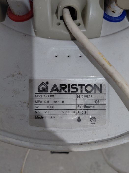 Аристон б/у 80литр продаются