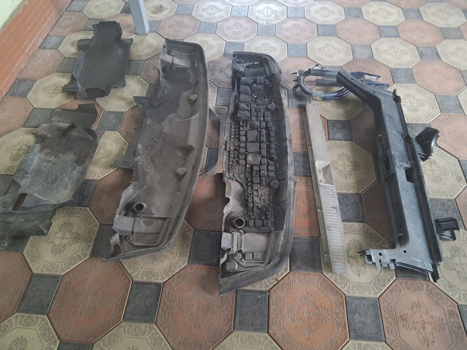 Зап салонные  Мерседес.210е.