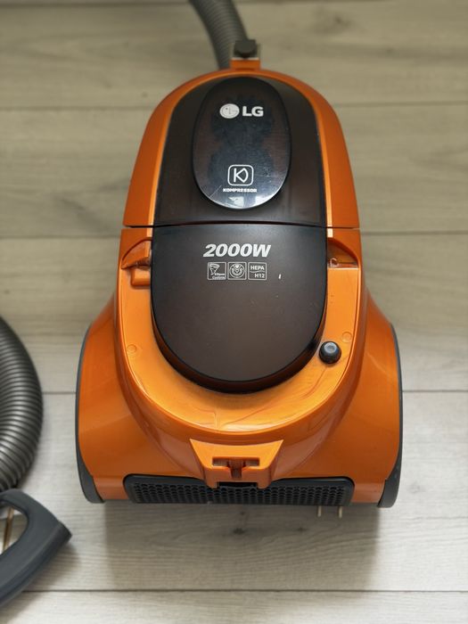 Пылесос LG 2000W