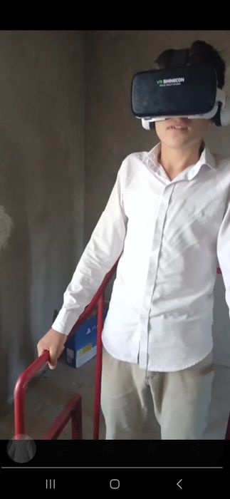 VR ochki va atraksioni
