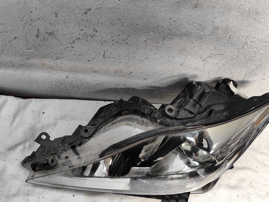 Оригинален фар Лексус  Lexus IS 250