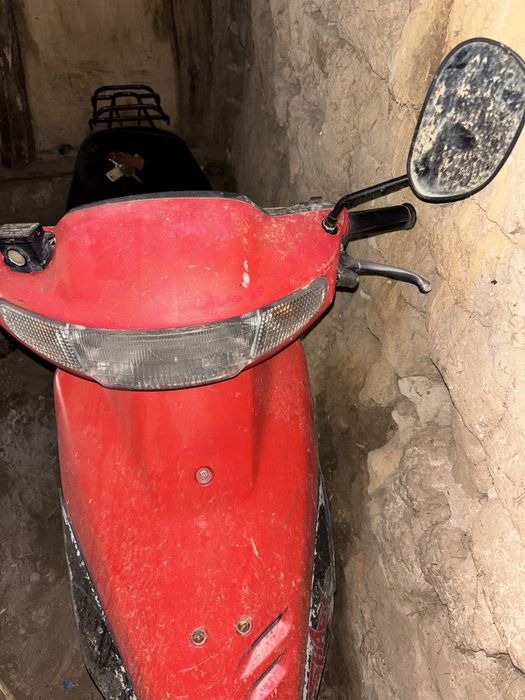 Продавам ХОНДА ДИО АФ 27 И ЧАСТИ ОТ АФ 18.