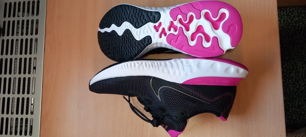 Маратонки NIKE RENEW 41/42