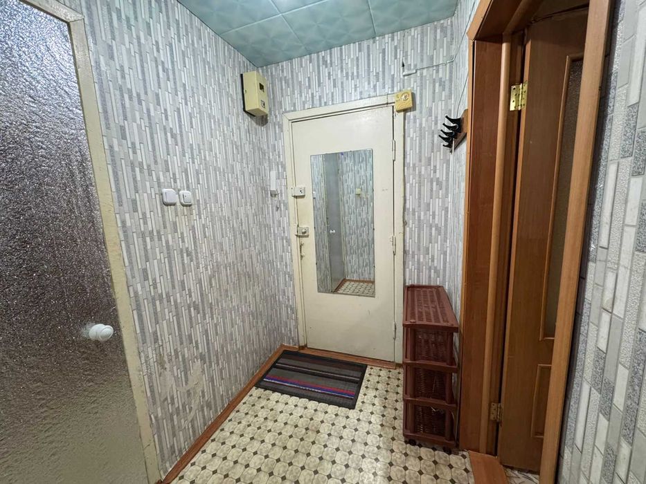 Продаётся 1-комнатная квартира(в малосемейном доме) в районе КЖБИ