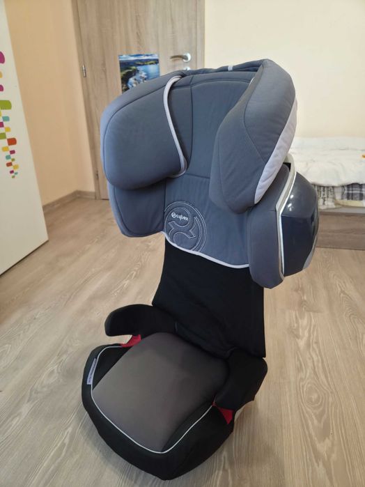 Продавам много запазено детско столче за кола Cybex Solution X2-fix
