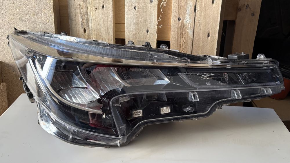 Фар за Toyota Corolla e21 led