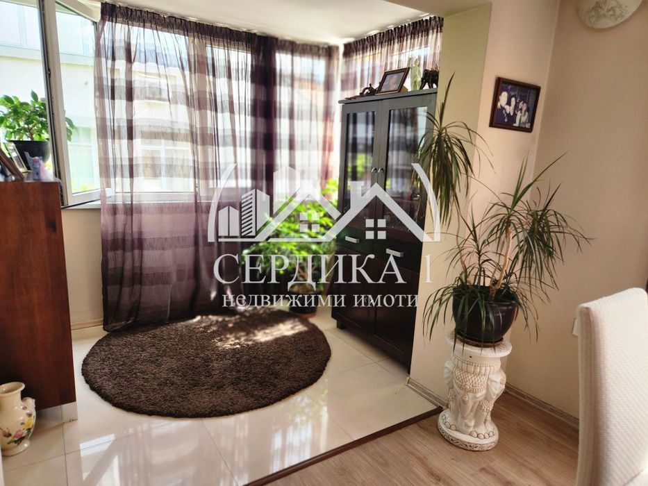 Продава се Тристаен апартамент в София, Център - 101 кв.м за 2436 €/кв.м - Снимка #3