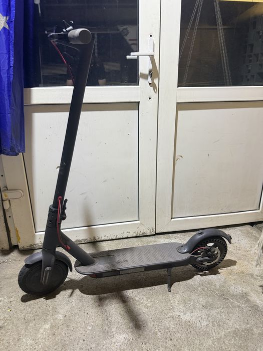 Trotinetă electrică Xiaomi Mijia M365 – Funcționare impecabilă