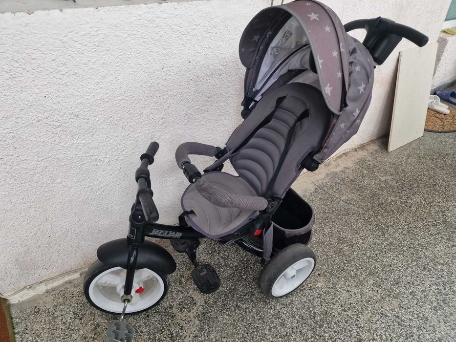 Продавам триколка Lorelli Jaguar