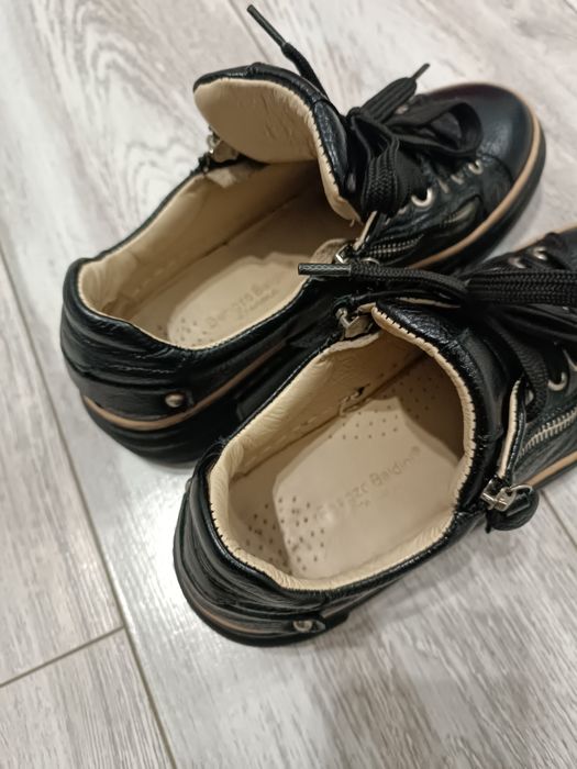 Ботинки кожаные женские