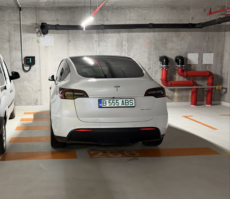 Tesla model Y Long range 12/2021 62000km carlig