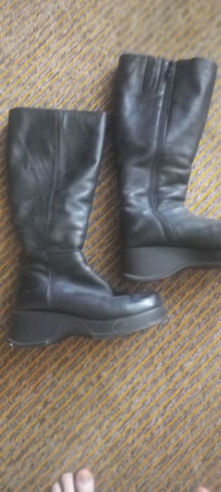 Продам зимние сапоги