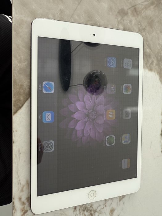 ipad mini / 3G добре работещ