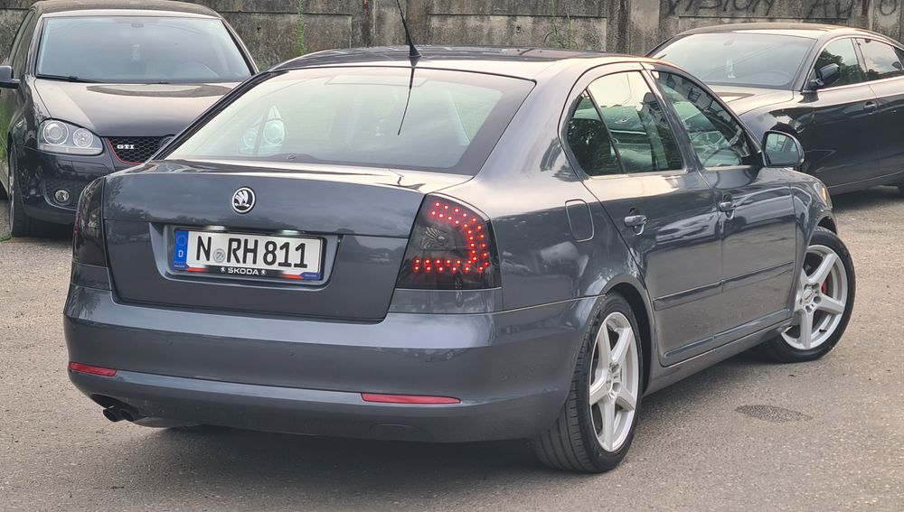 Skoda Octavia Elegance 2010 * Navi * Klimă * Senzori * Jante R17 * Import Germania