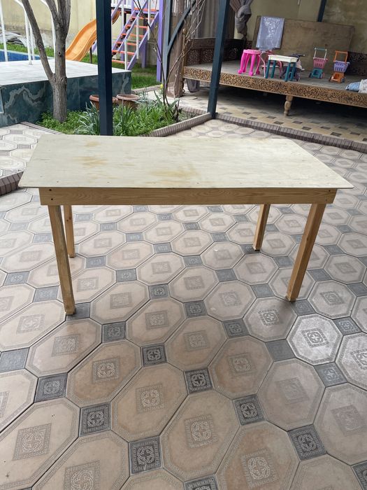 Стол деревянный