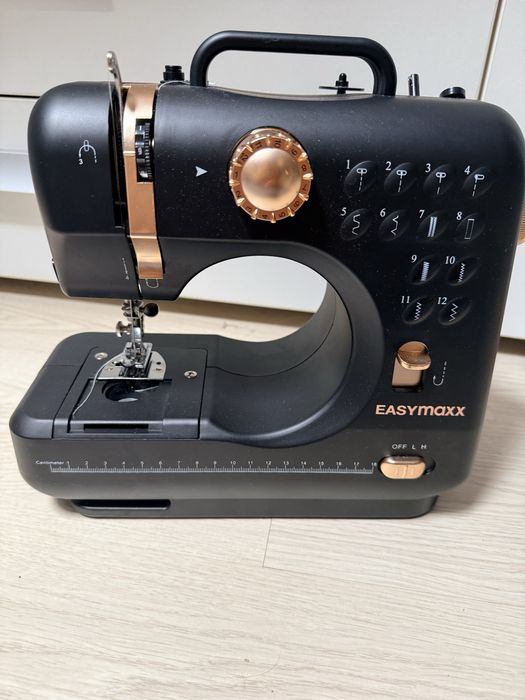 Masina de cusut easymaxx