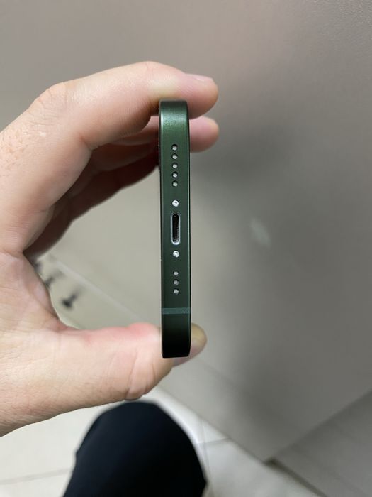 Продам iPhone 13 память 128gb