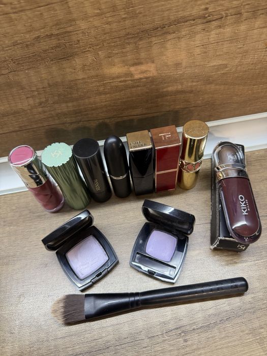 Chanel,Bobbi Brown,Dior