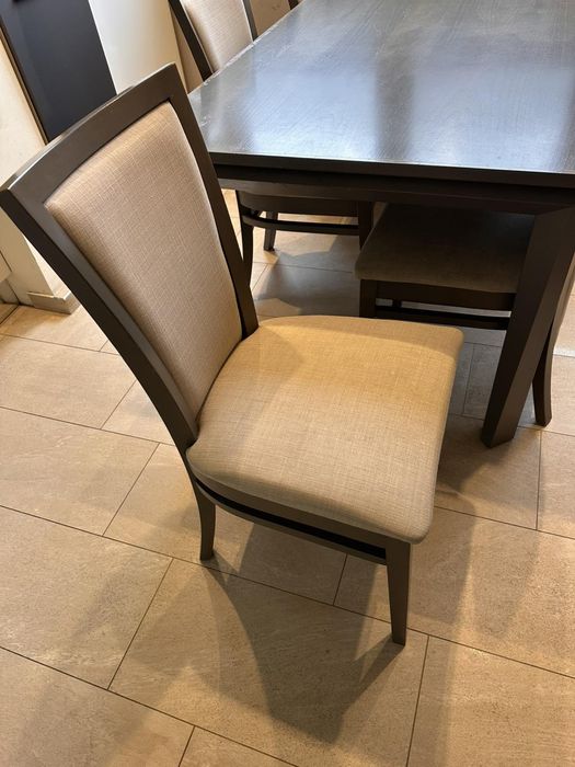 Маса и столове .Масив