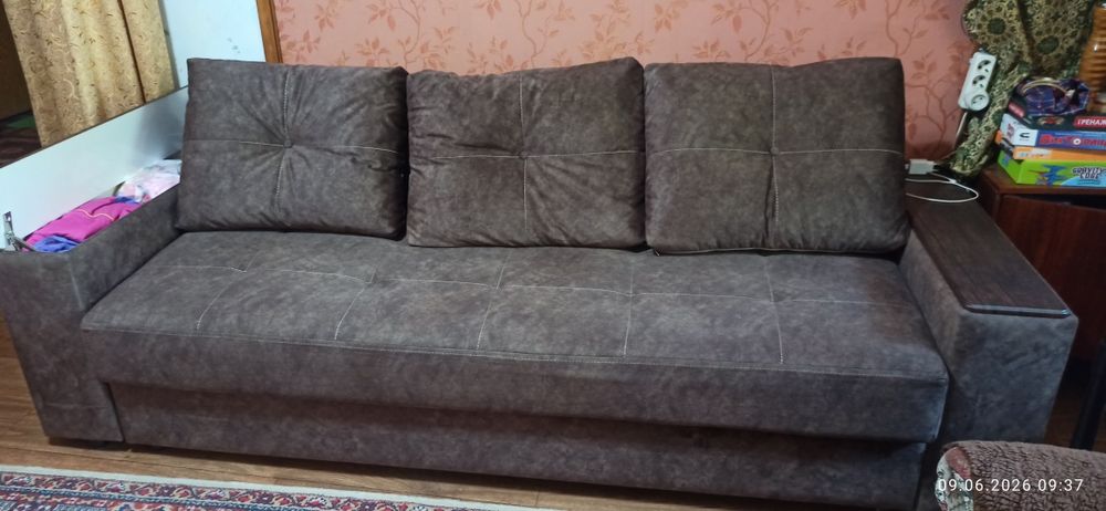 Продам диван в отличном состоянии.