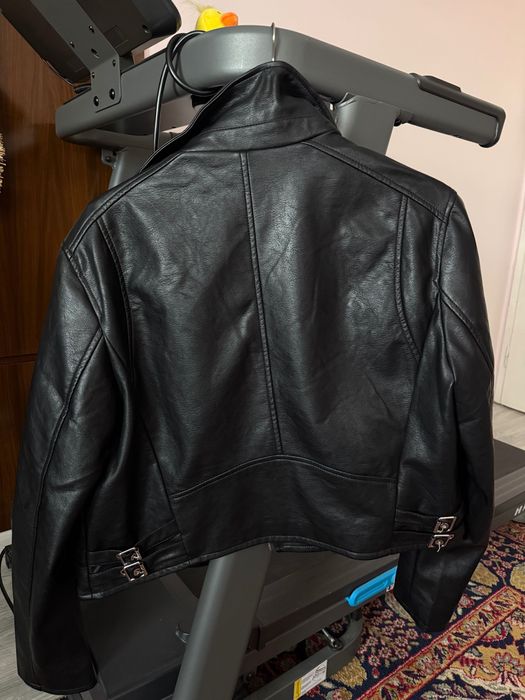 Кожено яке Bershka