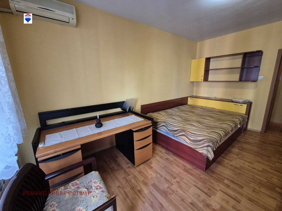Дава се под наем Тристаен апартамент в Русе, Възраждане - 134 кв.м за 408 € - Снимка #9