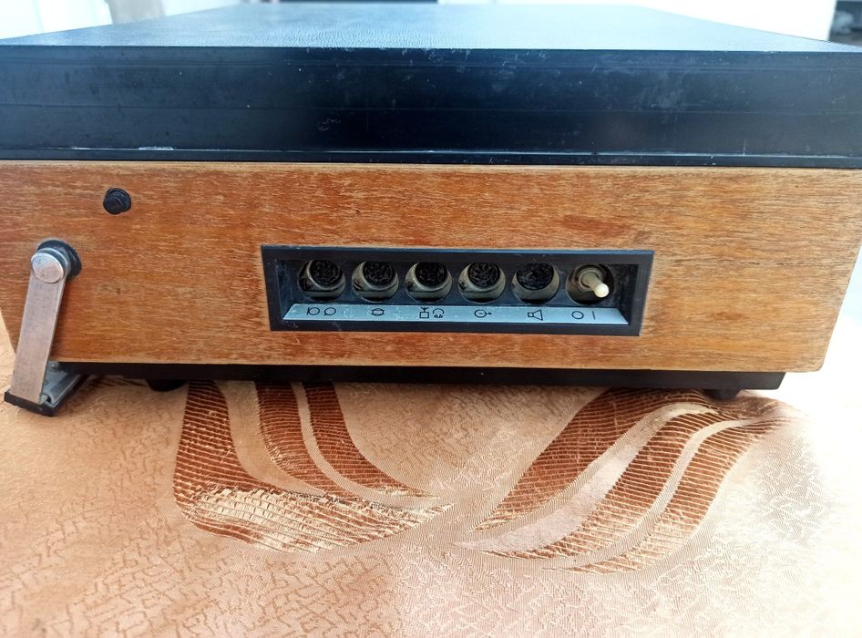 Saturn -201 magnitafon sotiladi.