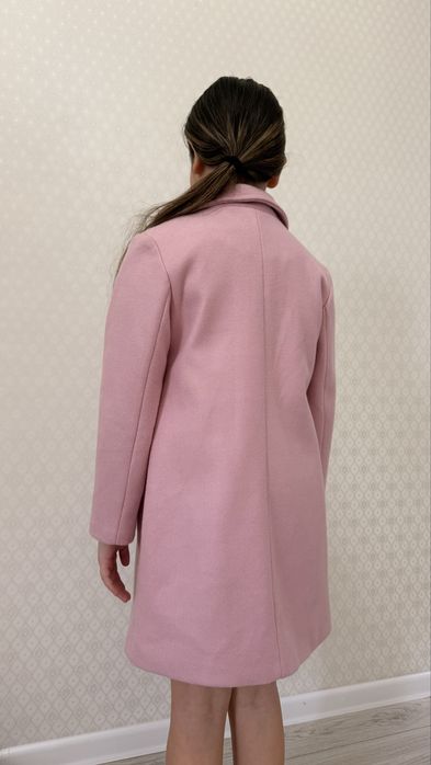 Стильное пальто для девочки