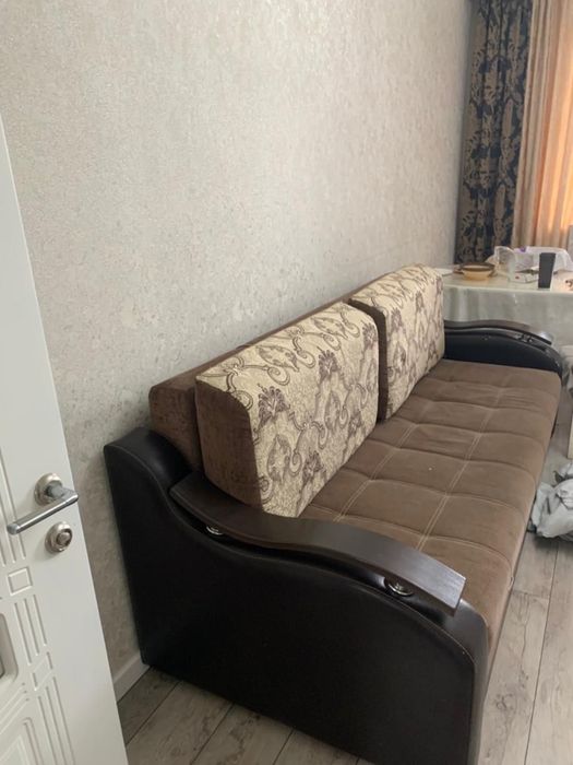Продам стол, кровать и диван