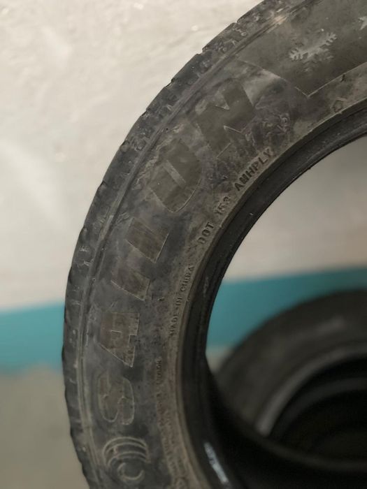 Шины зимние  состояние среднее