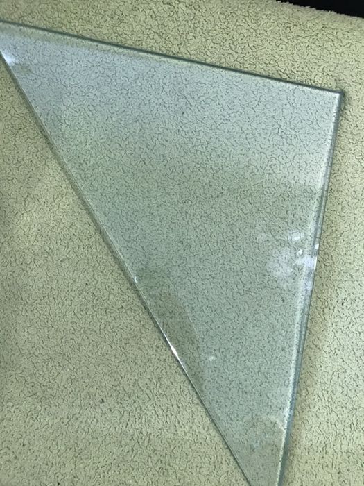 Триъгълни стъкла