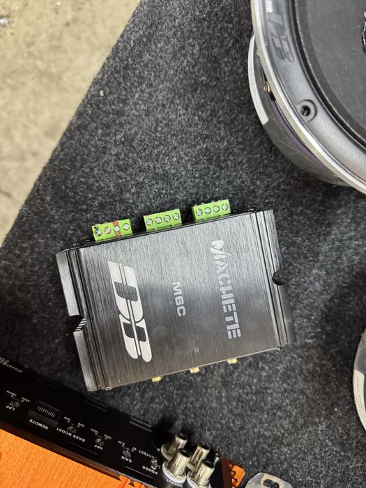 Сабвуфер ,усилители,колонки