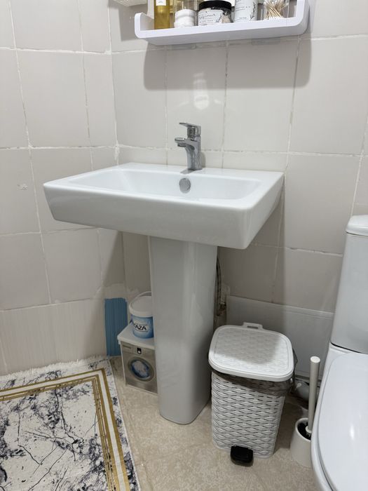 Продам раковину с ножкой!