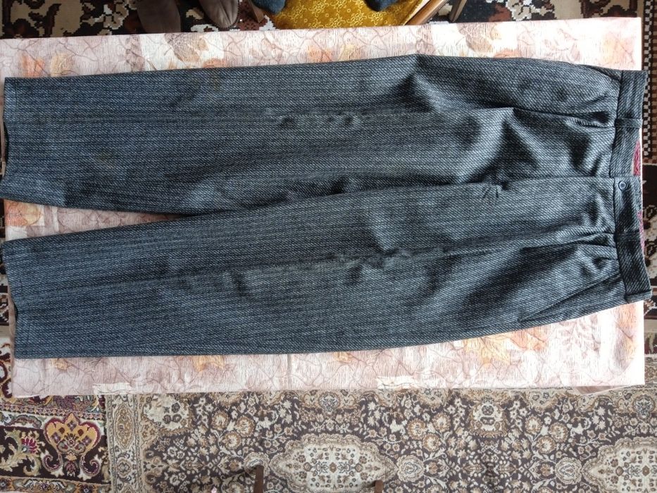 Вълнен панталон продавам.