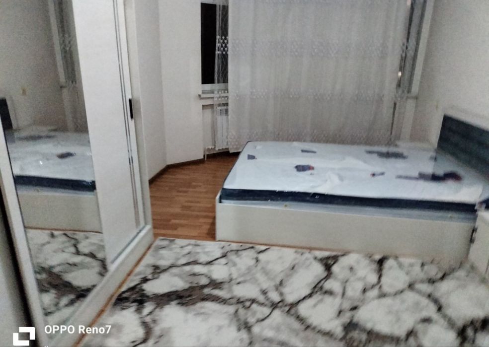 Срочна квартира сотилади сергели 6 А метро 2 чи бекат енида