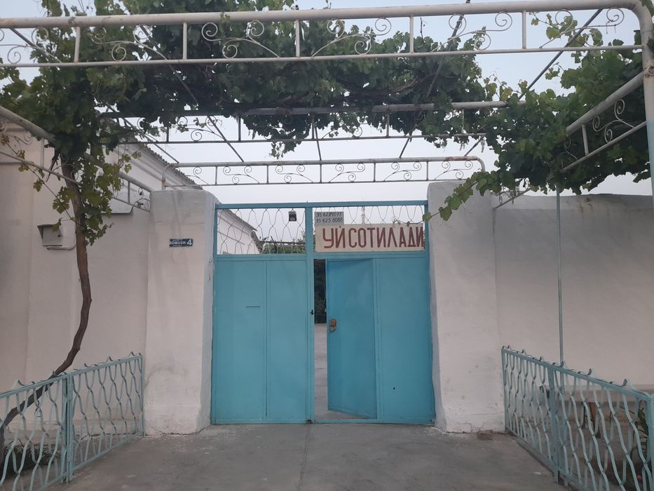 Ромитан центрда Ромуш кучасидаги 4 уй сотилади