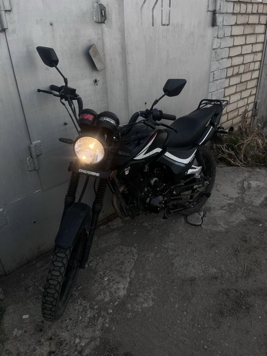 Мотоцикл 200.