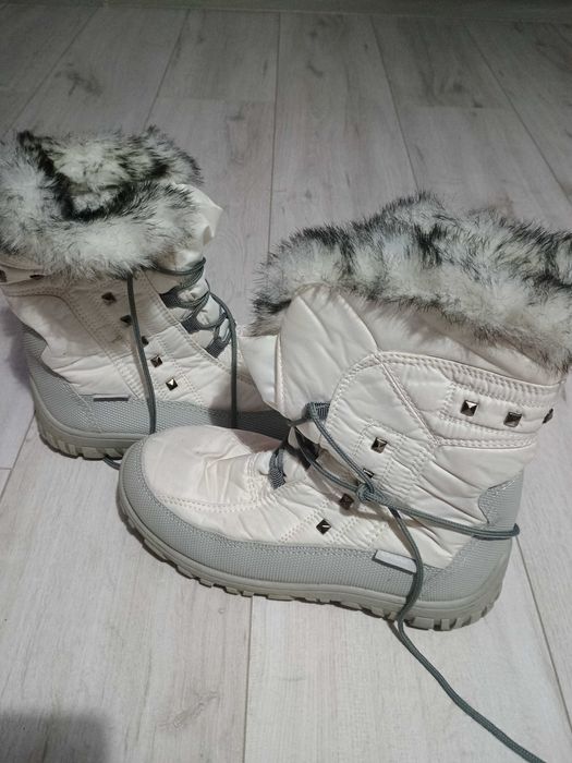 Cizme de zăpadă, ghete, adidași