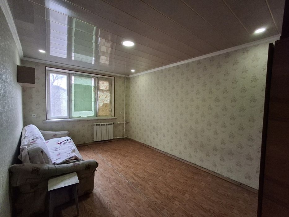 Чирчикда жойлашган 1хона 3этаж хокимят олдида