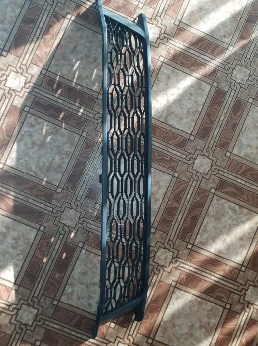 Grila bara Fata Logan 2 ph2 2017