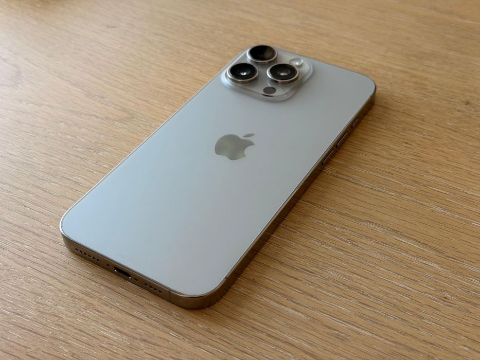 IPhone 16 Pro max 256 Гб в отличном состоянии