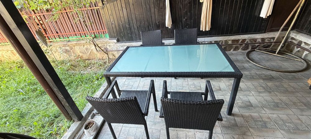 Set masa cu scaune ratan