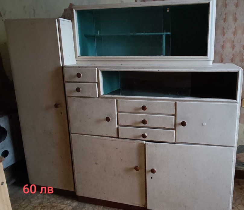 Продажба на стари мебели